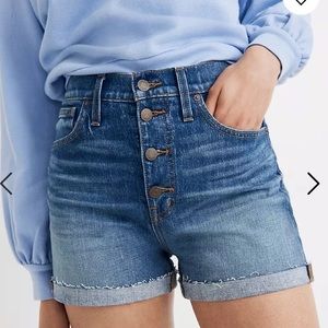 Madewell shorts in Burke wash